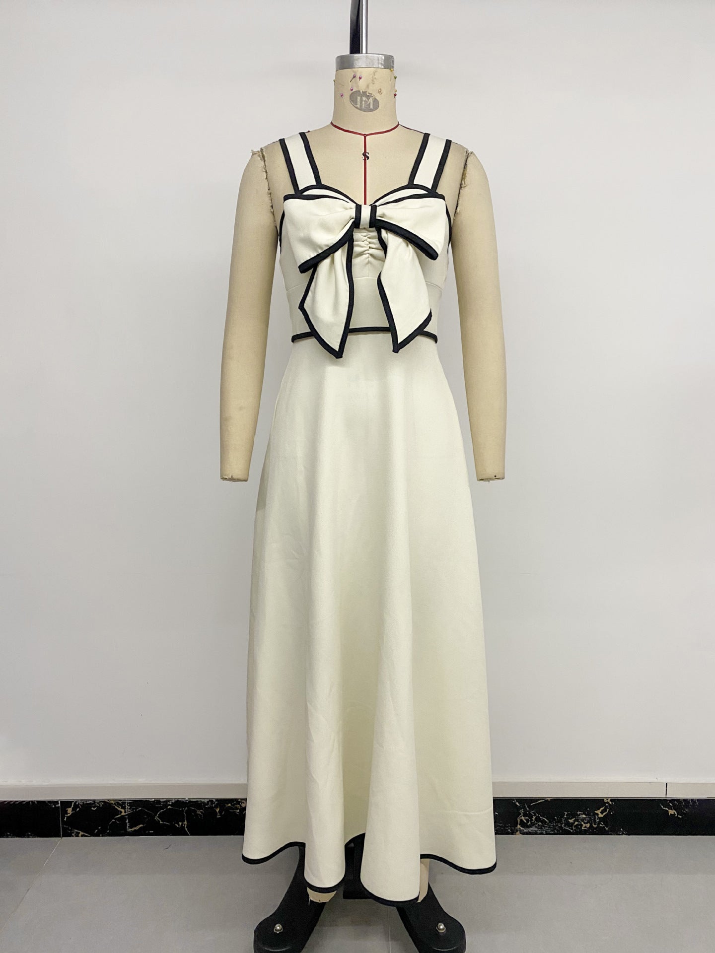 The Clémence Bow dress - alternate view 7