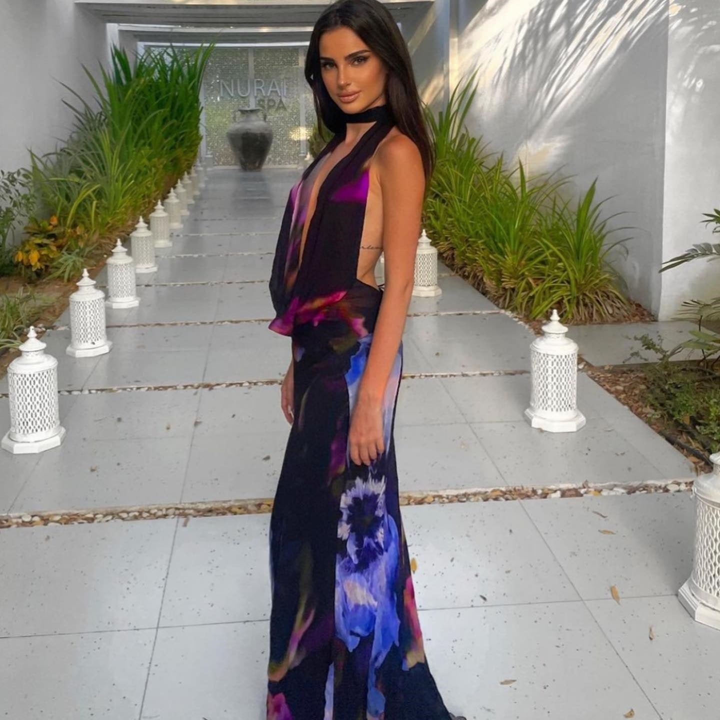 The Nerina Printed Halter dress - alternate view 4